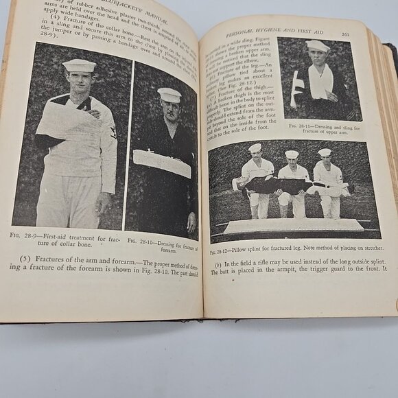 1940 US Navy Military The Blue Jackets Manual Book by CPT G.V. Stewart Softcover - Picture 7 of 14